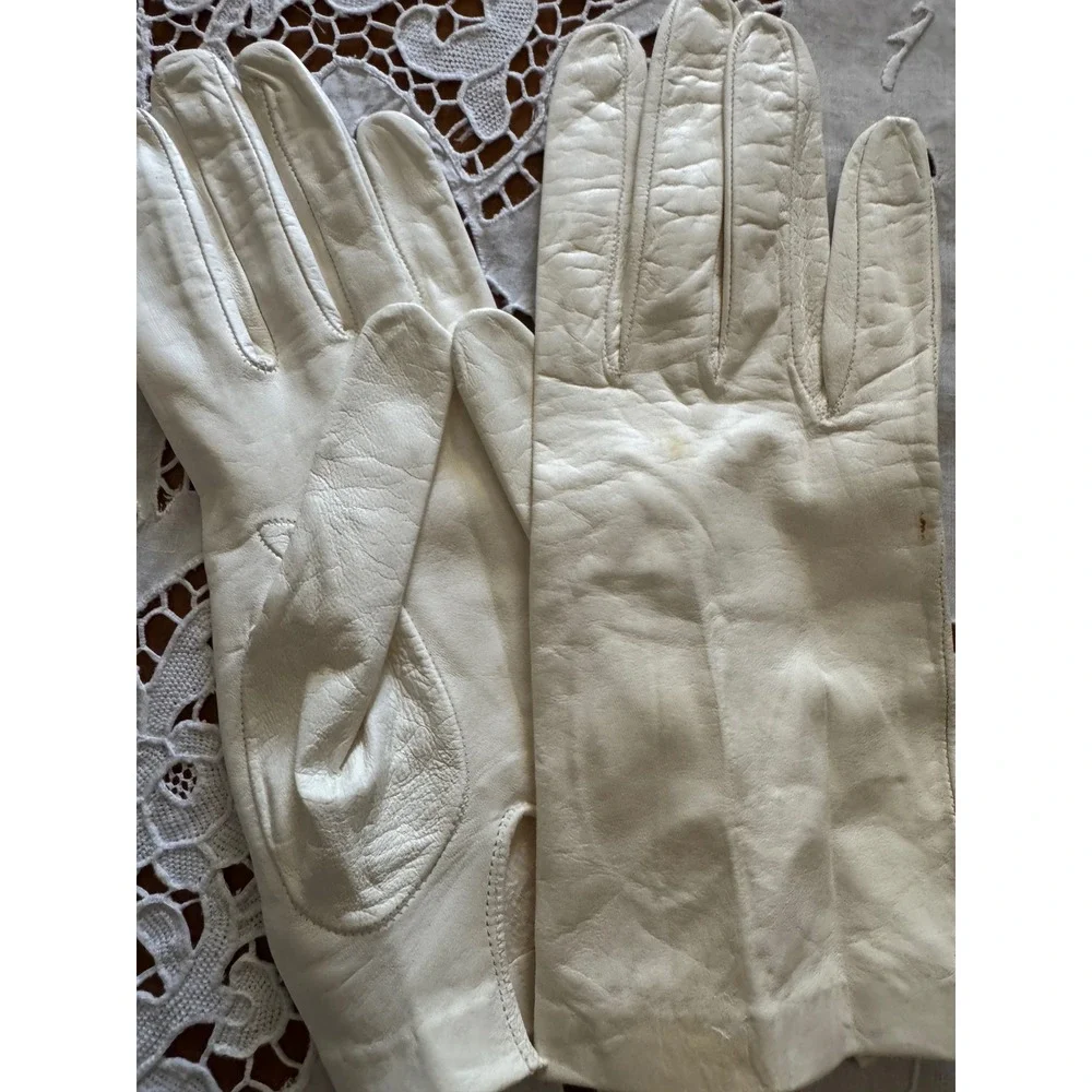 Vintage White Leather Gloves Mid Length Size 7 Formal Wedding Dressy Classic